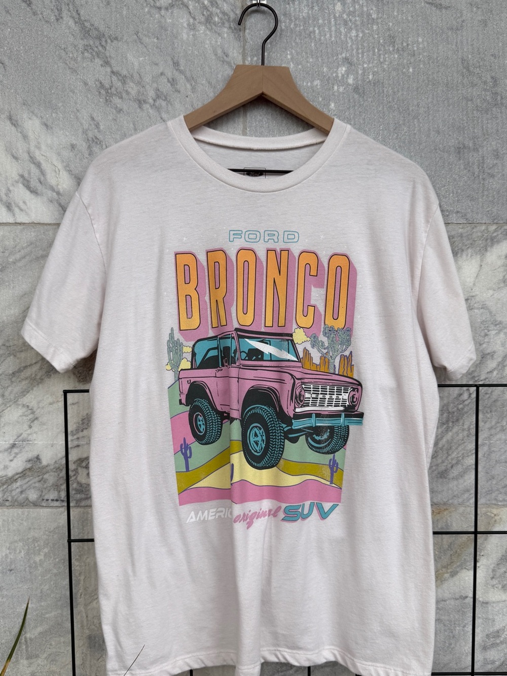 Ford Bronco Retro Pink Desert Graphic T-Shirt XL